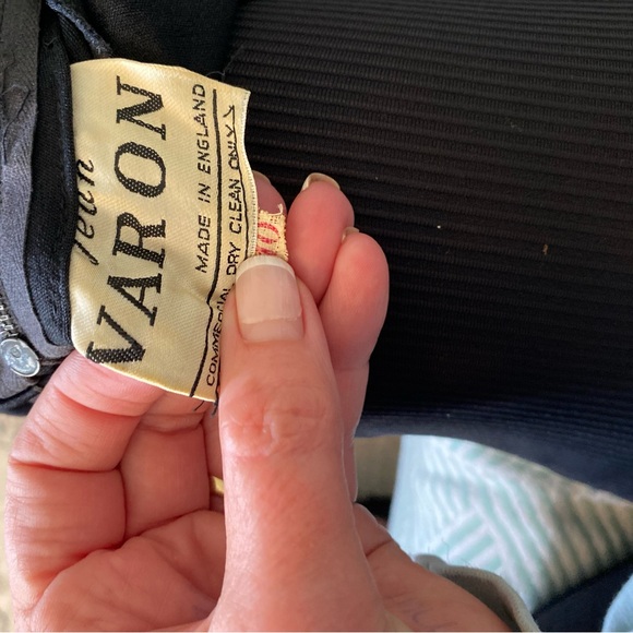 Jean Varon Vintage Sexy Plunging Back 1970s Black Jersey Gown 10 - Picture 7 of 10